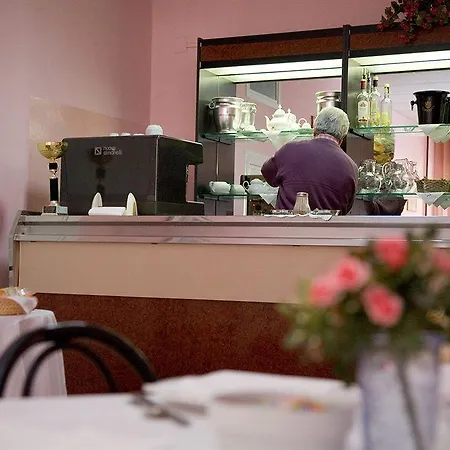 Hotel La Ruota Dei Pavoni 2*